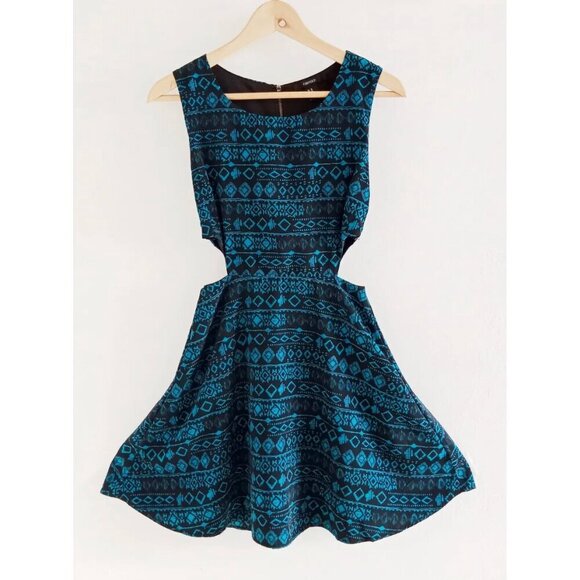 Forever 21 Mini Dress M Side Cut Out Tribal Print Blue Black Geometric Summer - Picture 1 of 6